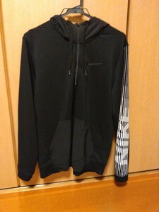 【中古品】NIKE製 パーカー　 ブラック　Sサイズ