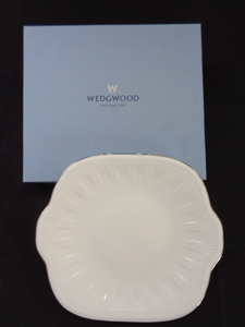 2403【本州のみ送料無料】WEDG WOOD ウェッジウッド　プレート　ホワイト　シルバーライン　COLOSSEUM　BONE CHINA