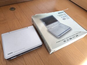 【送料込】中古 SANYO ポータブルDVDプレーヤー DVD-HP171S 