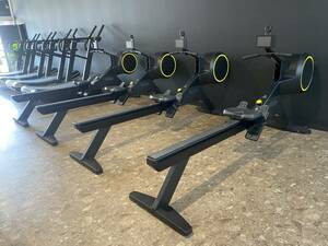 ☆TECHNOGYM テクノジム SKILLROW スキルロウ ローイングボート ローイングマシン 4機セット トレーニング器具 フィットネス 