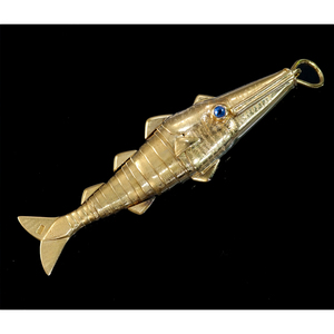 F1521【Fish】魚 美しいルビー・ブルーサファイア 最高級18金無垢ペンダントトップ 重量13.7g 幅84.0×20.3mm