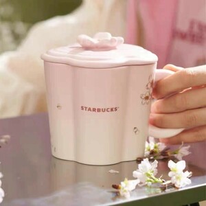 スターバックス　スタバ　海外中国2024桜　桜形の蓋つきマグカップ