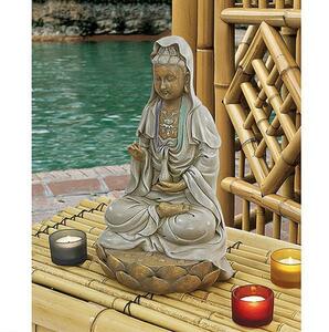 蓮の上に座る観音菩薩(観世音菩薩) 彫刻 彫像/ 大乗仏教 観自在菩薩 救世菩薩 お庭（輸入品