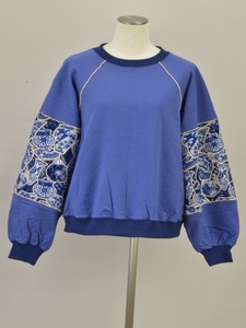 ヴィヴィアンタム VIVIENNE TAM 壺刺繍 スウェット Pullover カットワークレース 38サイズ ブルー(Multi-Blue) レディース u_s F-L7735