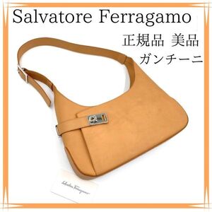 美品　Salvatore Ferragamo　サルヴァトーレフェラガモ　ハンドバッグ　正規品　ターンロック　ガンチーニ　レディース　バッグ　レザー