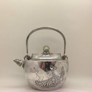 純銀製　蔵六　獣口湯沸浮彫入玉三環　銀瓶　煎茶道具