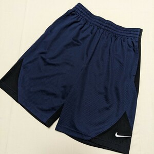 ☆AC149 訳有 NIKE DRI-FIT ナイキ キッズ L 150 160 男の子 男子 ハーフパンツ 紺 黒 薄手 スポーツ ウェア トレーニング