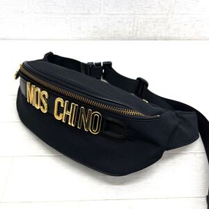 1579◎ 日本製 MOSCHINO モスキーノ ボディ バッグ 鞄 ショルダー ビック ロゴ カジュアル ブラック ゴールド レディース