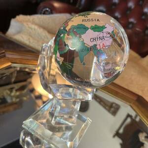 湯布院アンティーク 地球儀型 クリスタルガラス製 水晶 手のひら 置物 オブジェ サイズH W D