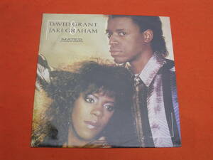 12 / David Grant & Jaki Graham / Mated