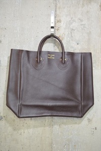 ヤングアンドオルセン　YOUNG&OLSEN The DRYGOODS STORE　EMBOSSED LEATHER TOTE M　YO2401-GD002　レザー　トート　バッグ　鞄 D6668