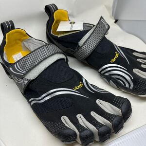 ビブラムランニングシューズ　　5本指　　新品未使用タグ付箱付　　27センチ ビブラムファイブフィンガー Vibram