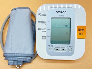 H411〔中古品〕OMRON HEM-7200 上腕　血圧計