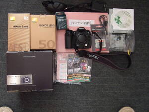 Fuji　FinePix s5pro ＋　nikkor lens 2本　付属品多数