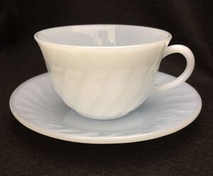 ファイヤー キング・Fire-King “ スワール アズライト・Swirl Azurite “ カップ＆ソーサー・Cup & Saucer ①