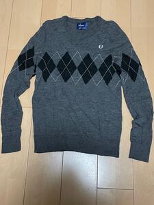 中古 メンズ男性 FRED PERRY フレッドペリー アーガイルVネックセーター Sサイズ Mサイズ相当 K2291 メリノウール100% ヒットユニオン