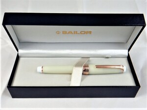 新春大放出☆セーラー うさぎや 銀世界 高級万年筆 ミュージック☆本物・未使用☆USAGIYA SAILOR Silvery snowscape Fountain pen. NEW