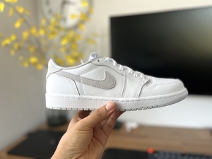 SNKRS購入 国内正規品 Nike Air Jordan 1 Low OG Neutral Grey CZ0790-100