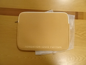 LOUIS VIUITTON FOUNDA LOUIS VIUITTON 　ルイビトン　PCケース　美品　