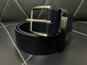 美品 HUGO BOSS ヒューゴボス レザーベルト ベルト 本革 ビジネス スーツ イケてるメンズ 紳士 シンプル ネイビー 紺 大谷翔平