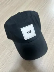 【雷市場（ポンジャン）商品韓国直送】 y3 スクエアロゴ ボールキャップ