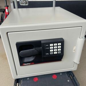 Sentry safe 電子金庫デジタル小型金庫 耐火金庫 セーフ テンキー式 防犯 