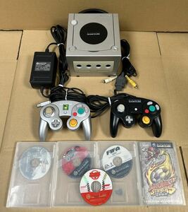 【た-5-123】80 通電確認済み ディスク回転確認済み Nintendo GAMECUBE ニンテンドー ゲームキューブ ソフト5点付き 中古 ジャンク