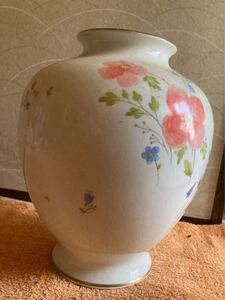 アンティーク？骨董品？NARUMIBONECHINA製？花瓶 ？花器 ？色絵 ？花入 ？壺 ？汚れあり　35です。