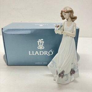 G050-K32-5450 LLADRO リヤドロ 陶器人形 女の子 Tesoros del aire Butterfly treasures 蝶の宝物 01006777 箱付 全長約31.5cm インテリア