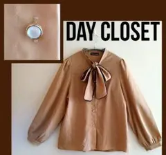 美品　DAY CLOSET ボウタイ　ブラウス　S〜Mサイズ