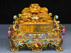 【瓏】寿山石 田黄石彫 花絲塗金嵌三龍戲珠印章 清代 尚均作 極細工 手彫り 置物擺件 賞物 古美術 骨董品 蔵出