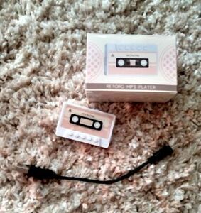 新品■昭和レトロ MP3 プレーヤー TFカード MicroUSB充電 カセットデザイン 音楽再生◆ピンク