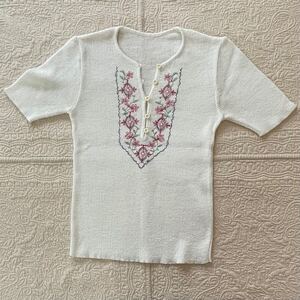 刺繍　ニット　五部袖　カットソー　薄手ニット