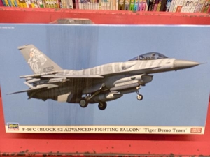 プラモデル ハセガワ 1/48 F-16C (ブロック52アドバンスド) ファイティングファルコン ‘タイガー デモチーム‘