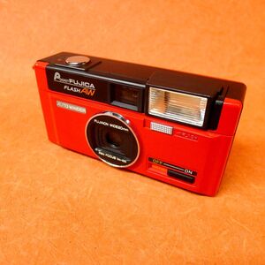 l★068 ジャンク FUJIFILM POCKET FUJICA FLASH AW FUJINON WIDE 20mm AUTO WINDER 赤 レッド フィルムカメラ コンパクトカメラ レトロ/60