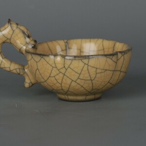旧家蔵出 古玩 宋哥窯鉄胎黄釉金糸古式龍柄茶杯磁器 1364