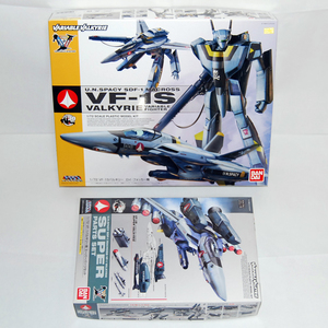 BANDAI　1/72 VF-1S バルキリー ロイ・フォッカー機、スーパーパーツセット［超時空要塞マクロス］（新品未組み立て）