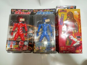 ゲキレンジャー フィギュア　ゲキレッド とゲキブルー（ バンダイ）、ガオレンジャー サウンド戦士ガオレッド新品　計3体　3350円分