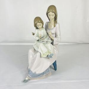 Lladro リヤドロ 陶器人形 刺繍のお手伝い 型番5767 西洋陶器