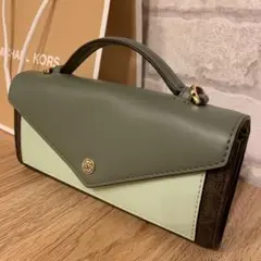 長財布　MICHAFL KORS ショルダー