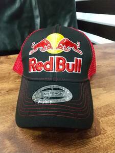 即決　新品　送料無料　レッドブル　キャップ　メッシュ　 RedBull 　F１　レース　サーキット　エナジードリンク　黒ｘ赤　