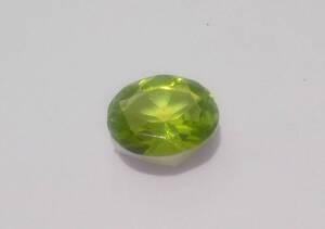 天然 ペリドット　ルース　1.6ct　0.3g