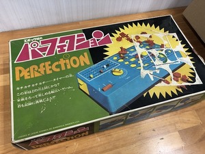 エポック社のパーフェクション PERFECTION パーフェクションゲーム パズル おもちゃ ジャンク（M6072-7）