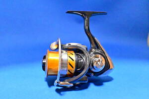 ◆◇DAIWA（ダイワ)REVROS 2004H-DH スピニングリール◇◆