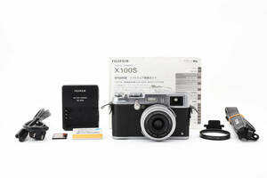 FUJIFILM X100S フジフィルム（レンズフィルター・SDカード32GB付）　ミラーレスカメラ　690