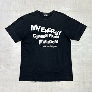 COMME des GARCONS HOMME PLUS コム デ ギャルソン オム プリュス メッセージ ロゴ Tシャツ MY ENERGY COMES FROM FREEDOM TEE サイズ M