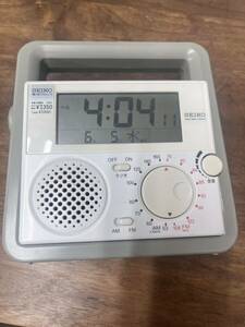 R-16☆60サイズ　SEIKO セイコー FM AM SEIKO セイコー デジタル電波目覚まし時計 ラジオ 手回し防災 SQ692W 