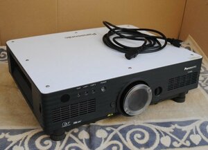 ☆【パナソニック / Panasonic DLP方式プロジェクター TH-D5600 】電源コード付 P03146