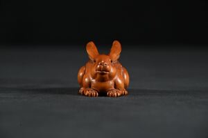 【骨董品】うさぎ 根付 Netsuke 精密 彫刻 超絶技巧 彫塑 提げもの 提物 形彫 提げ物 天然木