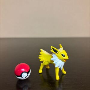 モンコレ 初期 36 サンダース モンスターボール 中古品 ポケモン フィギュア ポケットモンスター モンスターコレクション